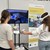 Schülerinnen mit VR-Brillen arbeiten virtuell