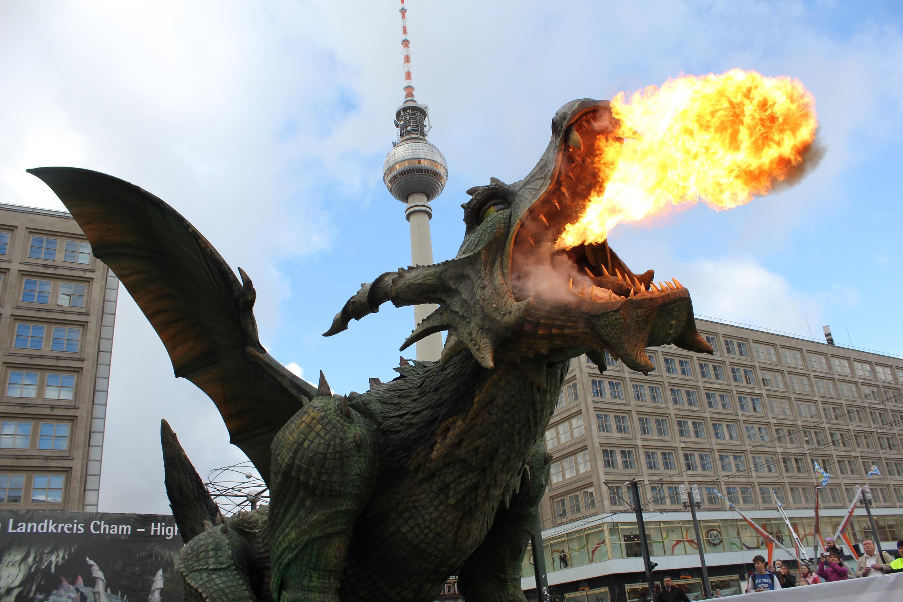 Further Drache am Alexanderplatz in Berlin