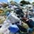 Mülldeponie: ein Berg voller gefüllter Plastiksäcke