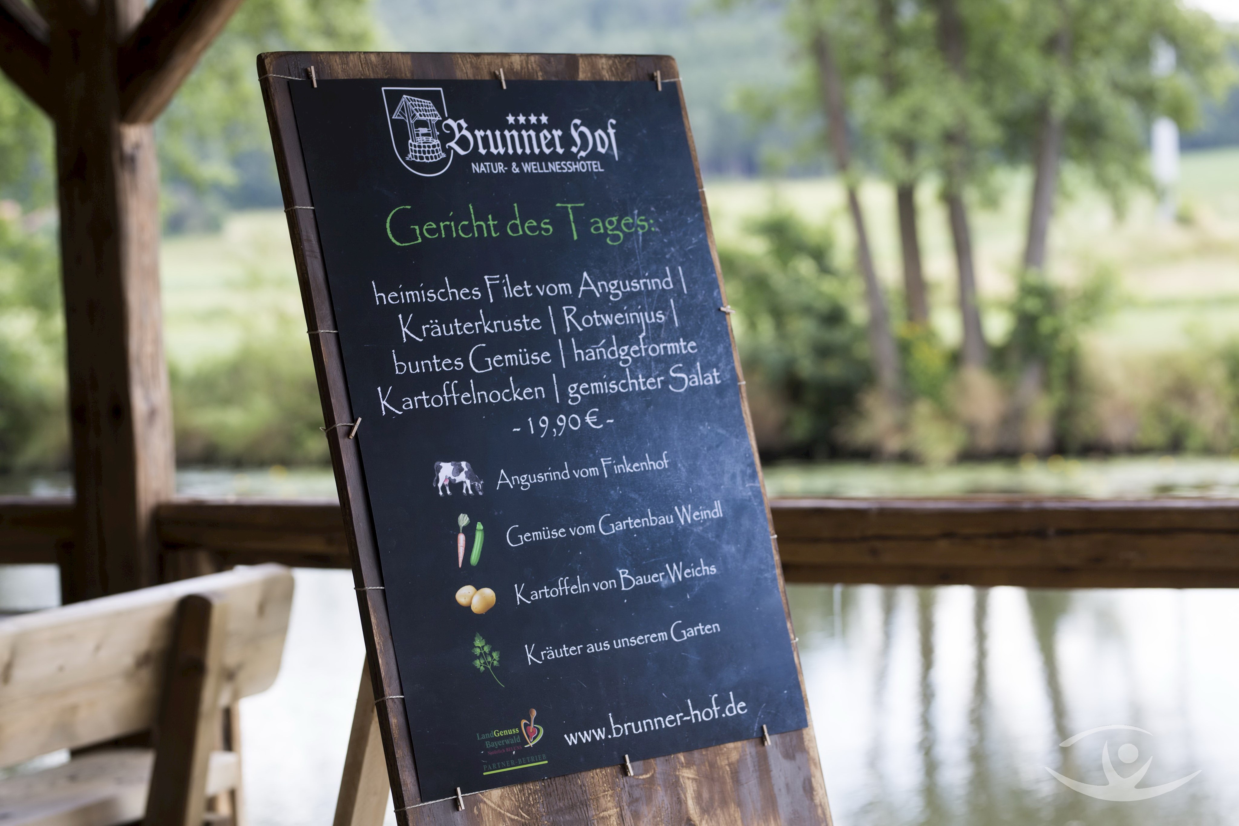 Speisetafel mit Tagesgericht des Hotels Brunnerhof