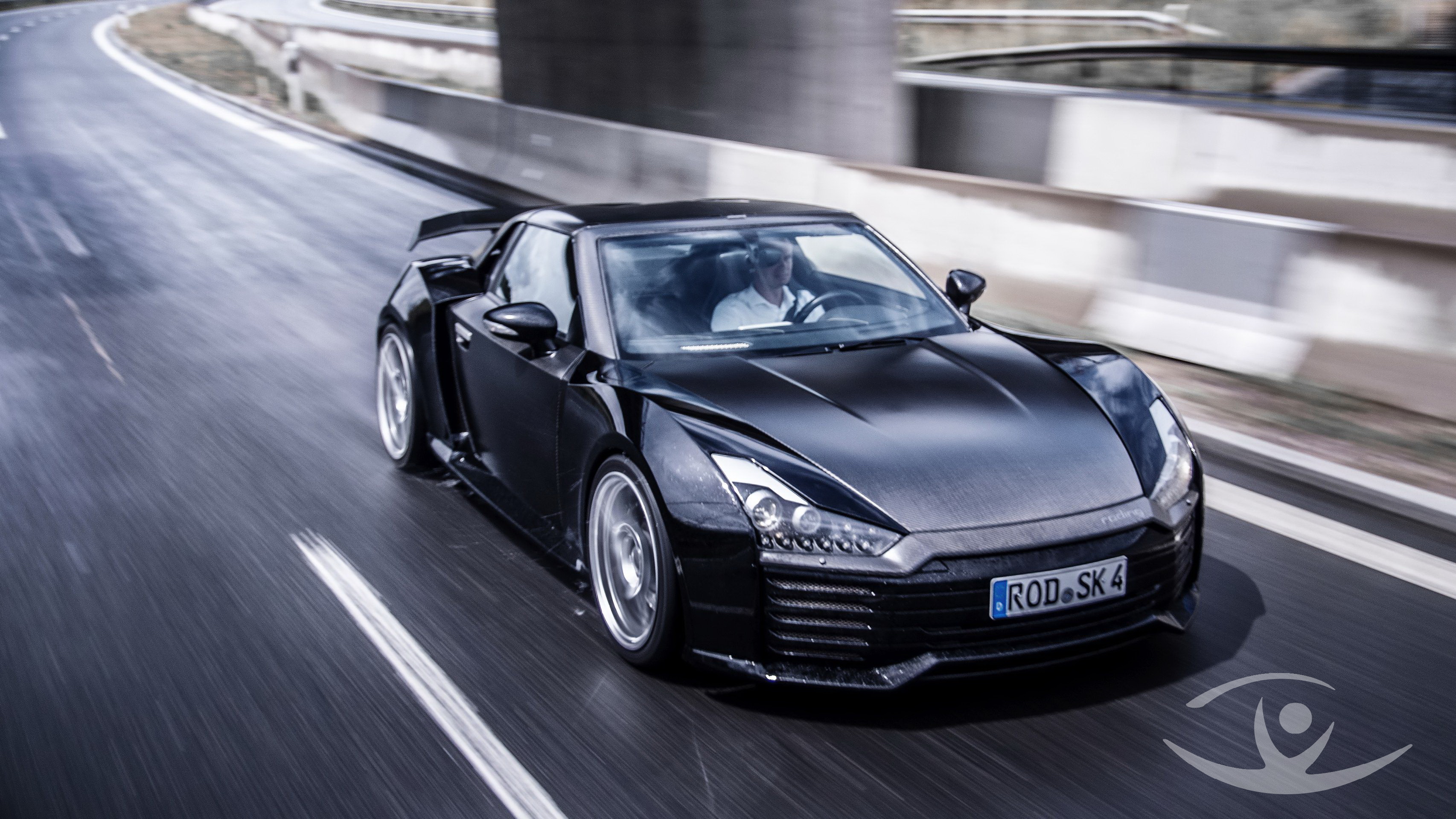 Roding Roadster bei der Fahrt