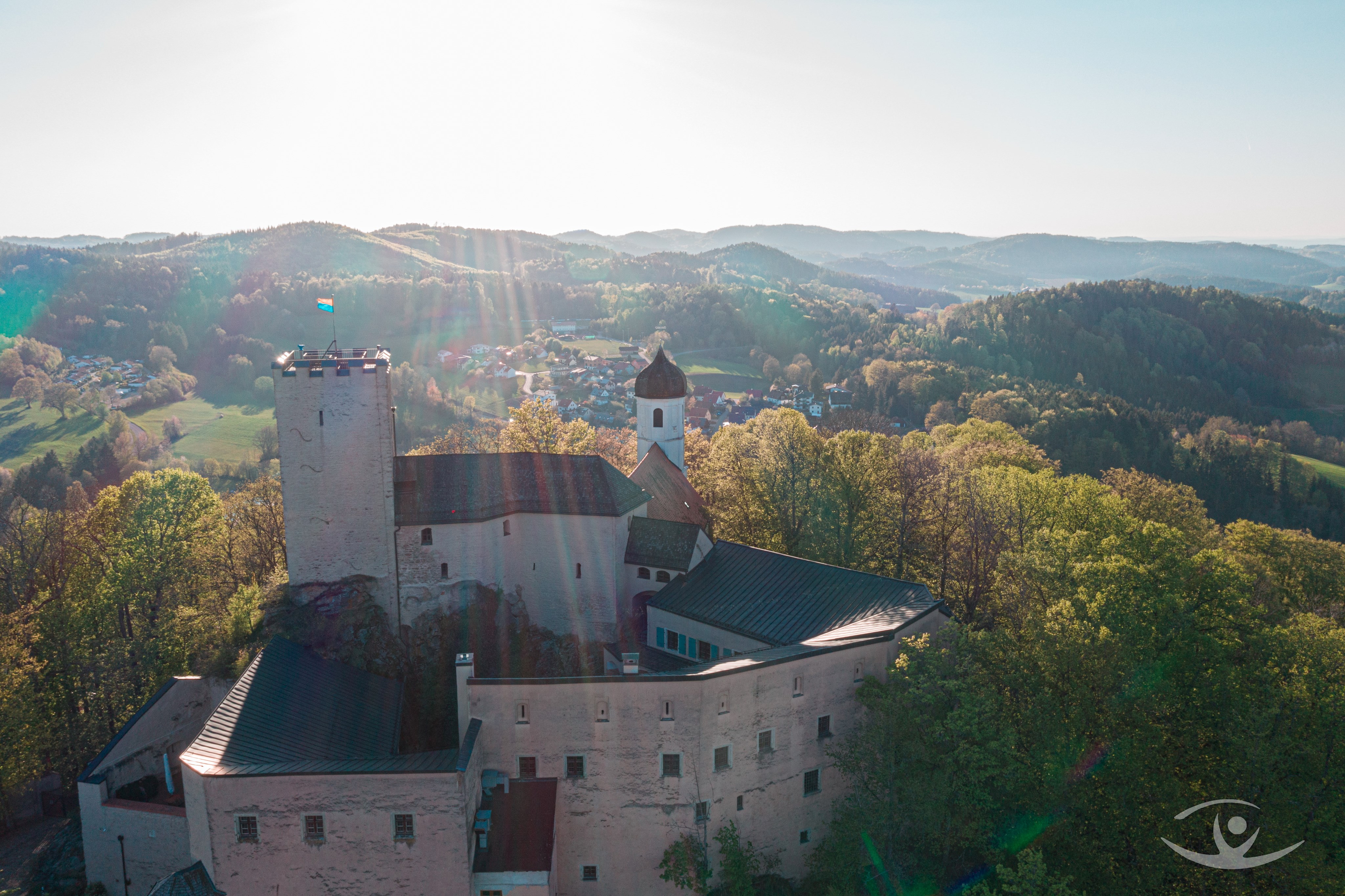 Luftbild auf Burg Falkenstein im Vorderen Bayerischen Wald