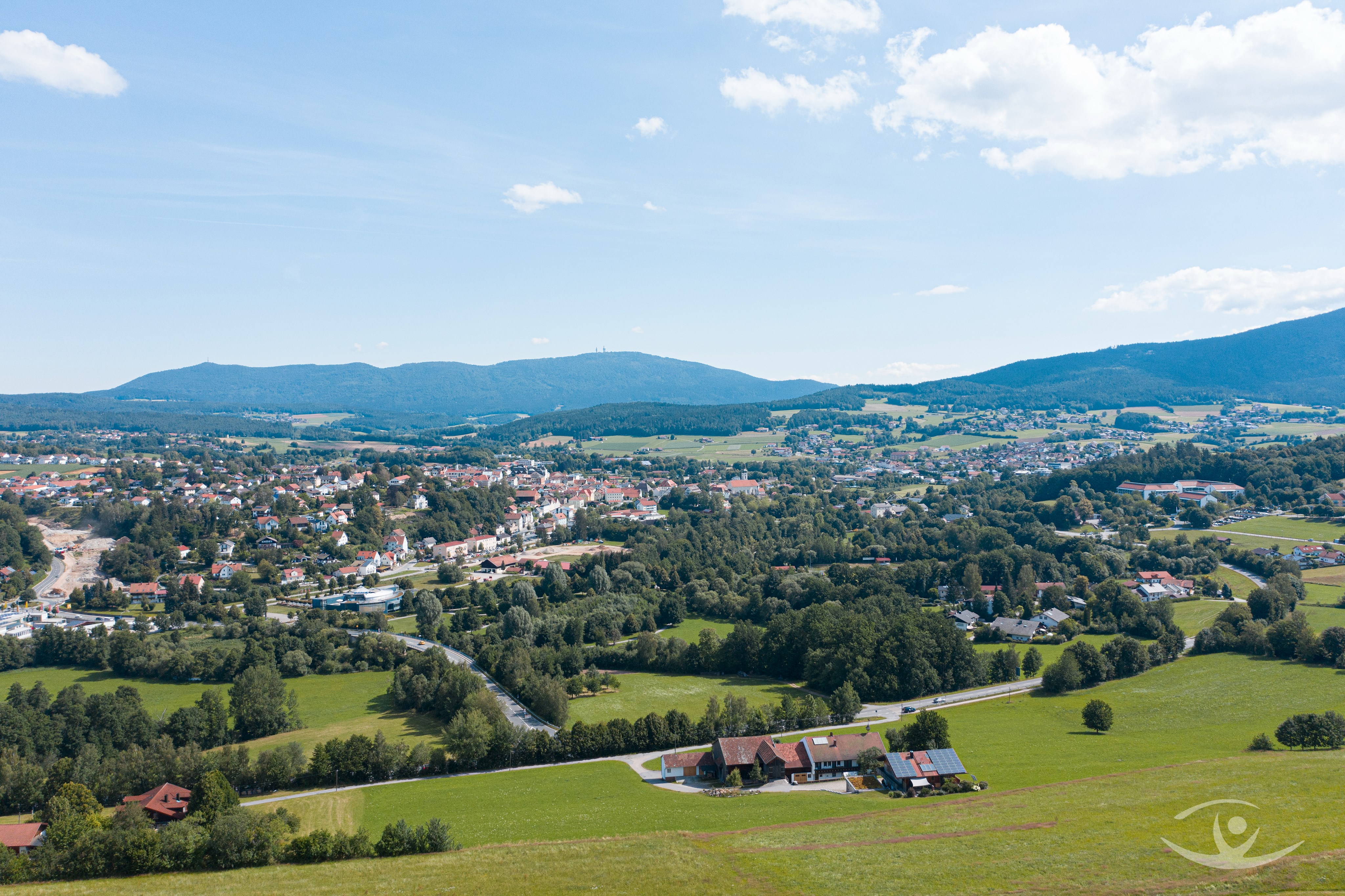 Luftbild auf die Stadt Bad Kötzting im Bayerischen Wald