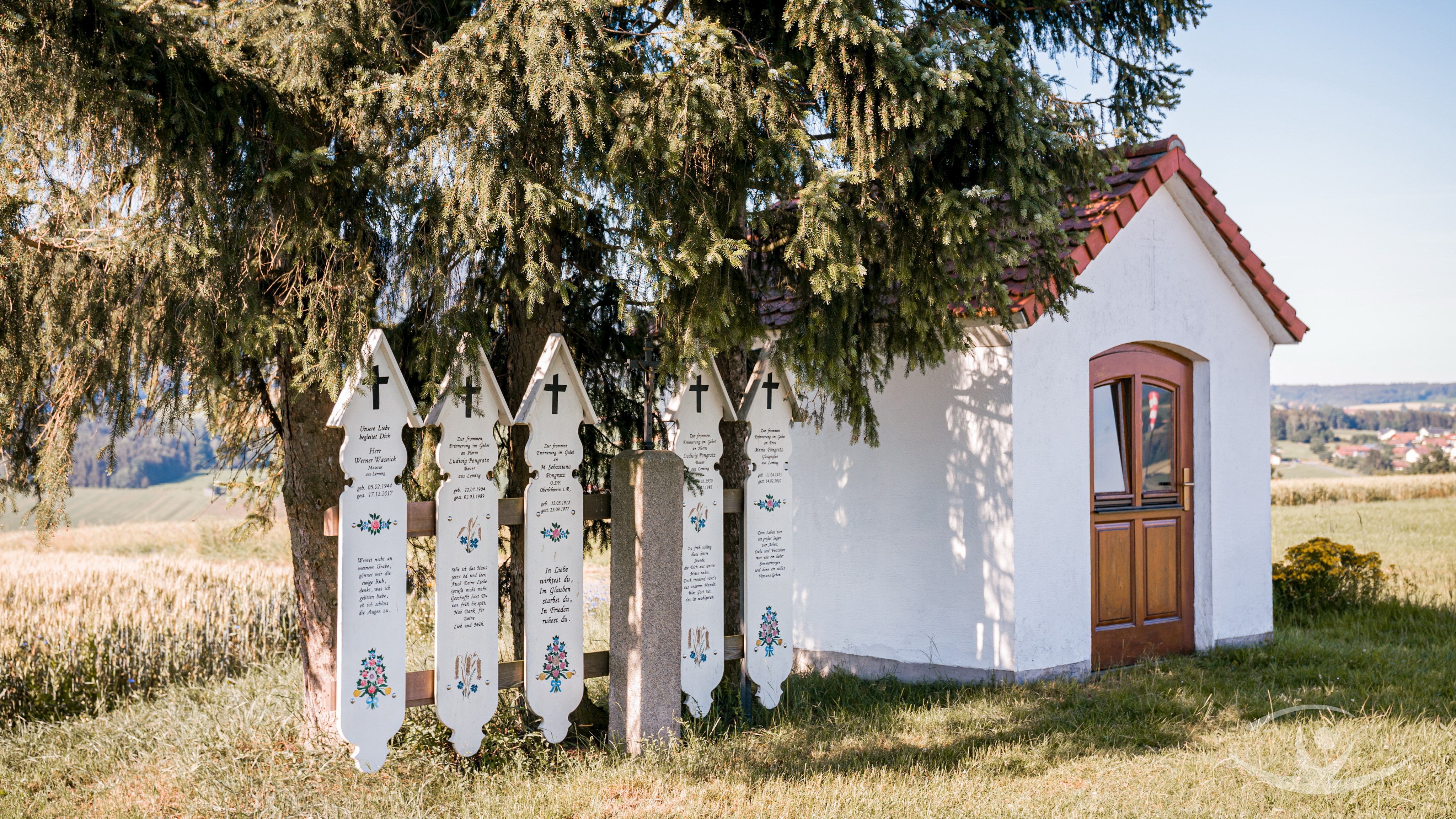 Kapelle mit Totenbrettern