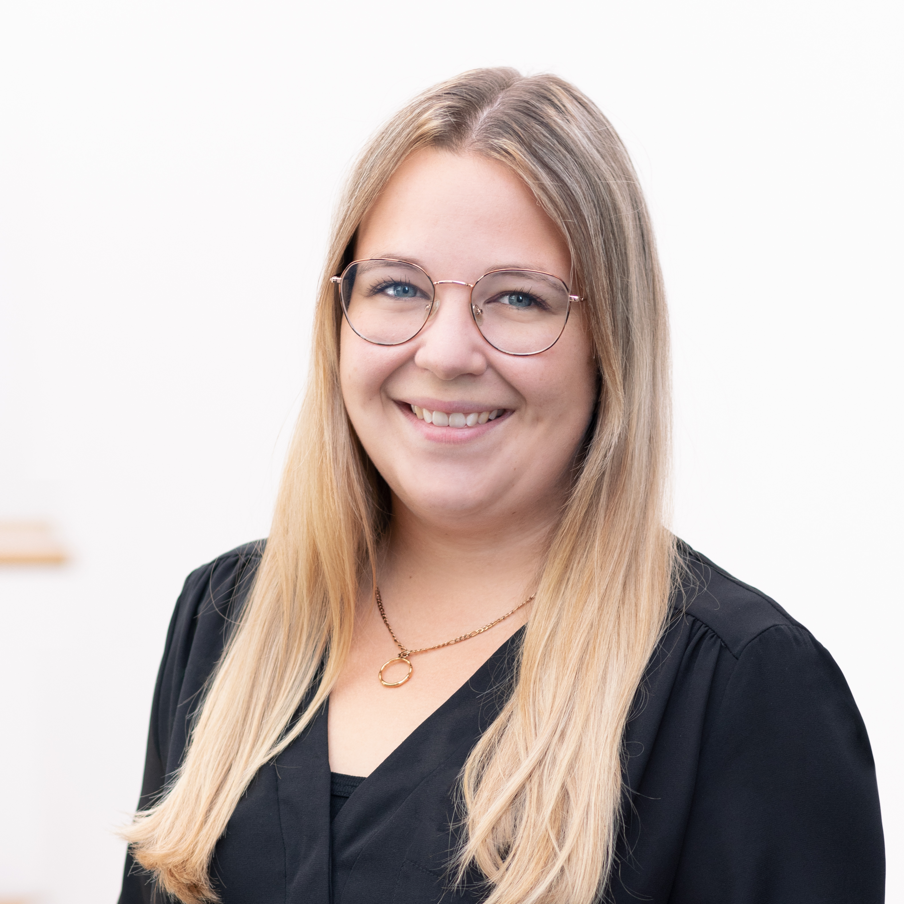 Katrin Peinkofer - Bauleiterin des Eigenbetriebs Digitale Infrastruktur Portrait der Bauleitering Katrin Peinkofer