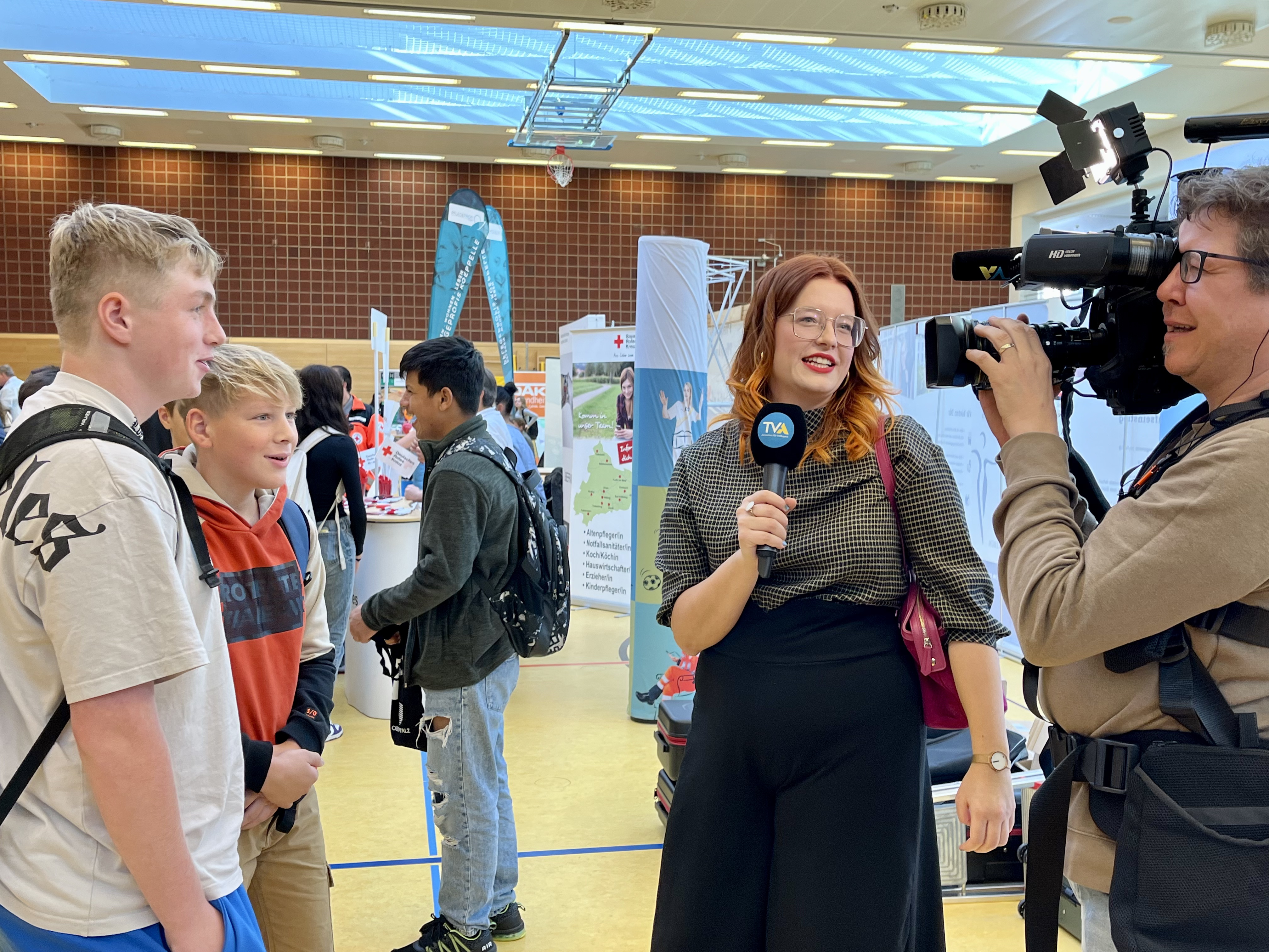 TVA Interview mit Schülern auf der Messe